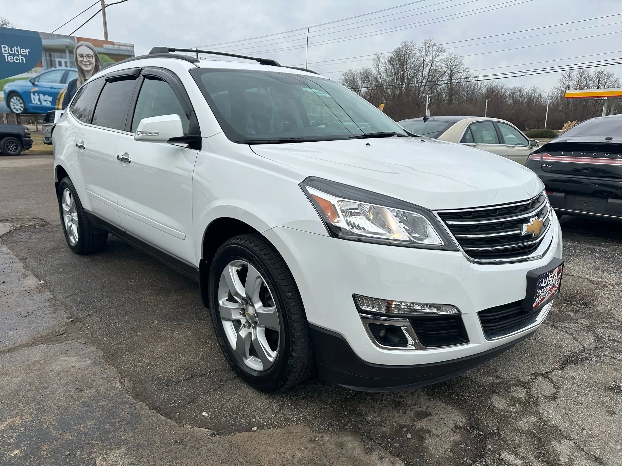 Used 2017 Chevrolet Traverse LT w/ Style and Technology Package image 8