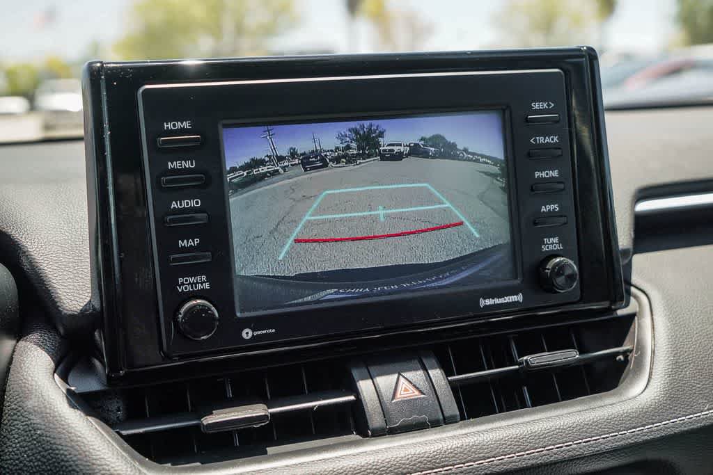 Used 2020 Toyota RAV4 XLE w/ Carpet Mat Package FWD image 22