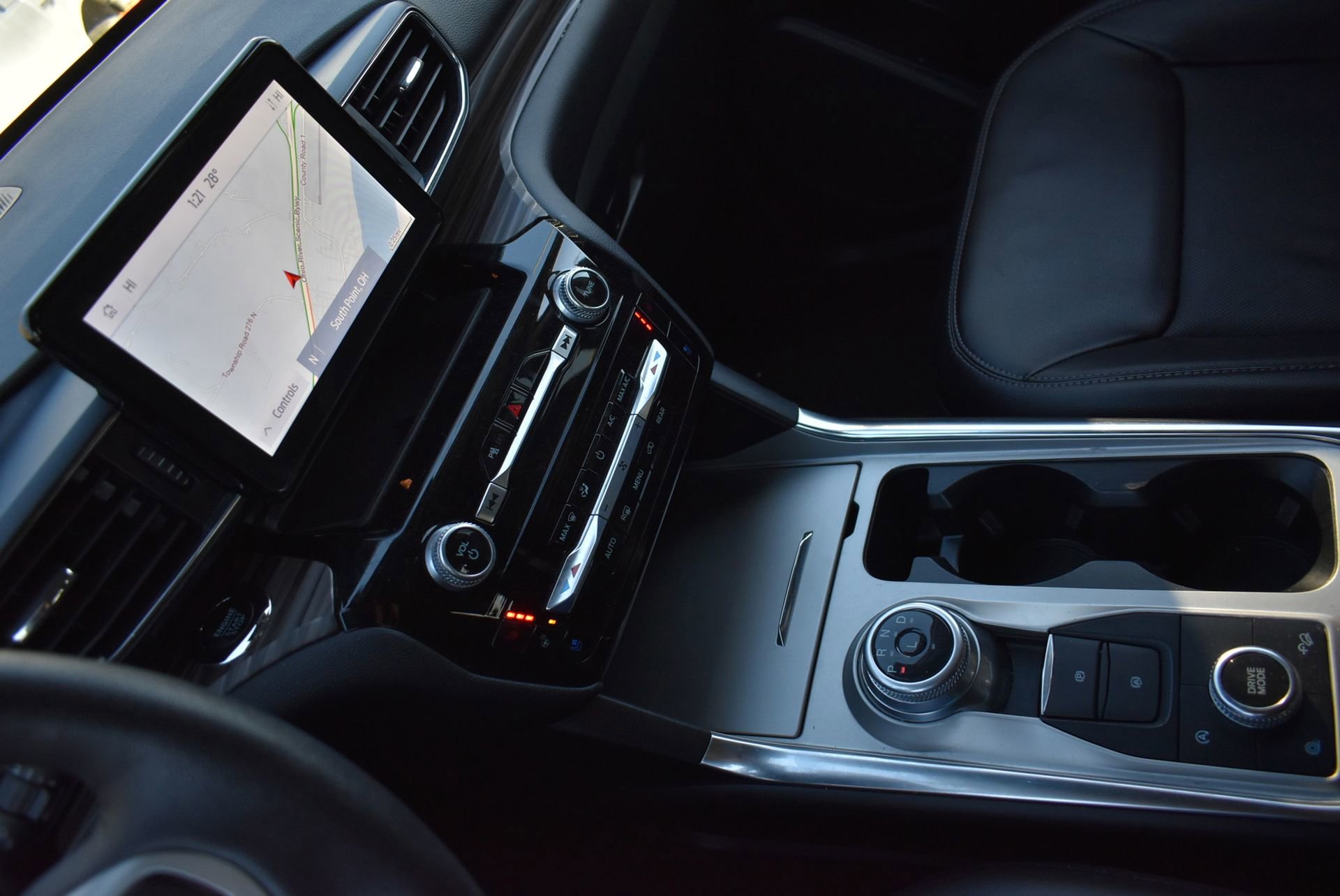 Used 2024 Ford Explorer Limited image 27