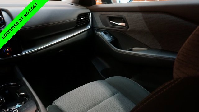 Used 2022 Nissan Rogue SV image 35