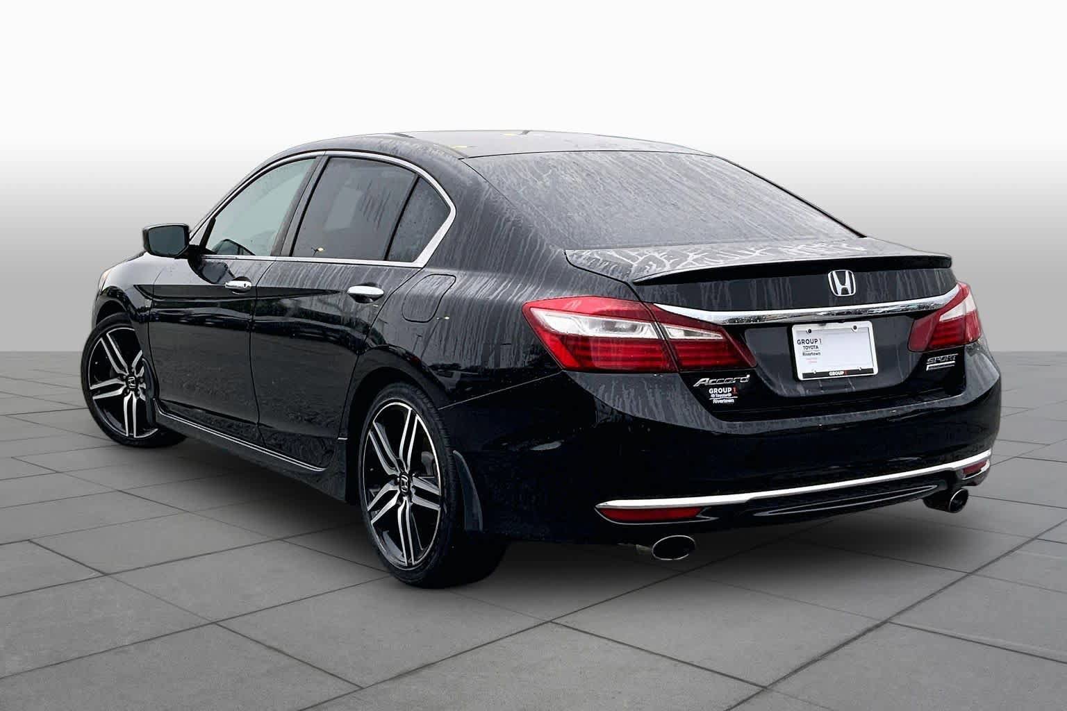 Used 2017 Honda Accord Sport Special Edition image 11