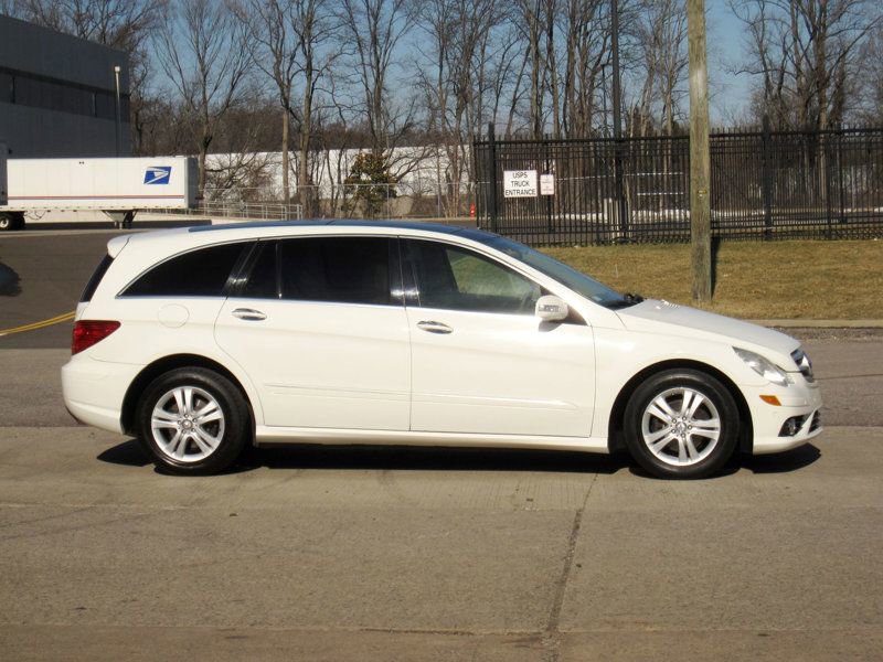 Used 2008 Mercedes-Benz R 320 CDI 4MATIC w/ P2 Pkg image 9