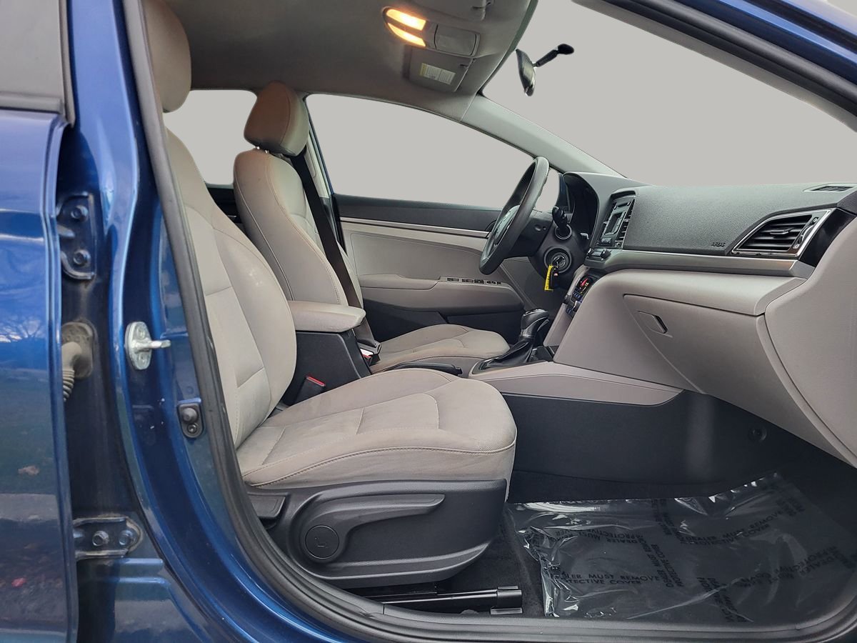 Used 2017 Hyundai Elantra SE FWD image 19