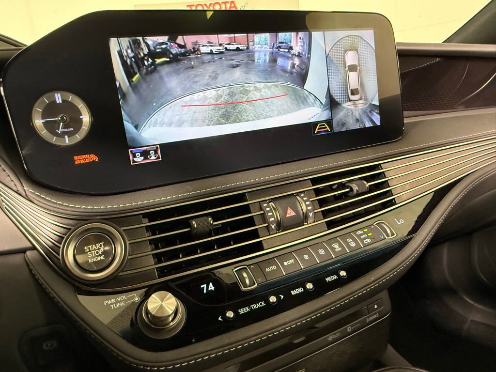 Used 2022 Lexus LS 500 w/ Interior Upgrade Package RWD image 23