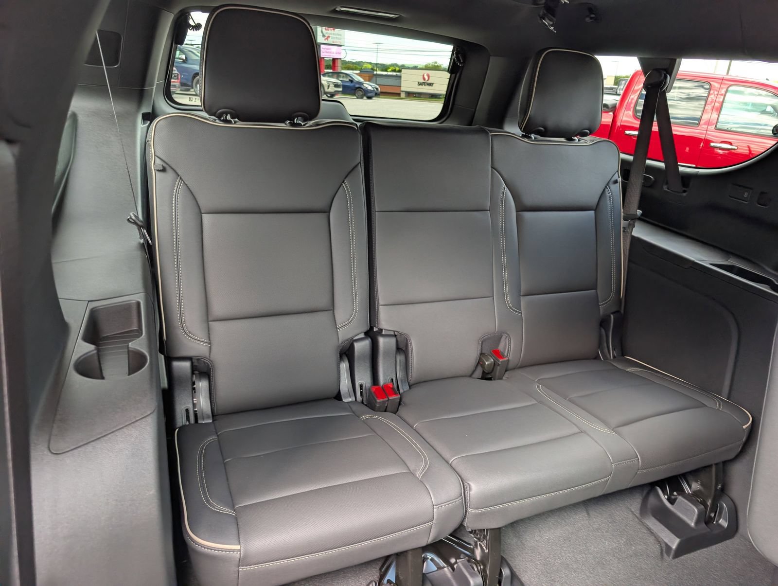 New 2026 Chevrolet Suburban Premier w/ Sun And Tow Package AWD/4WD image 11