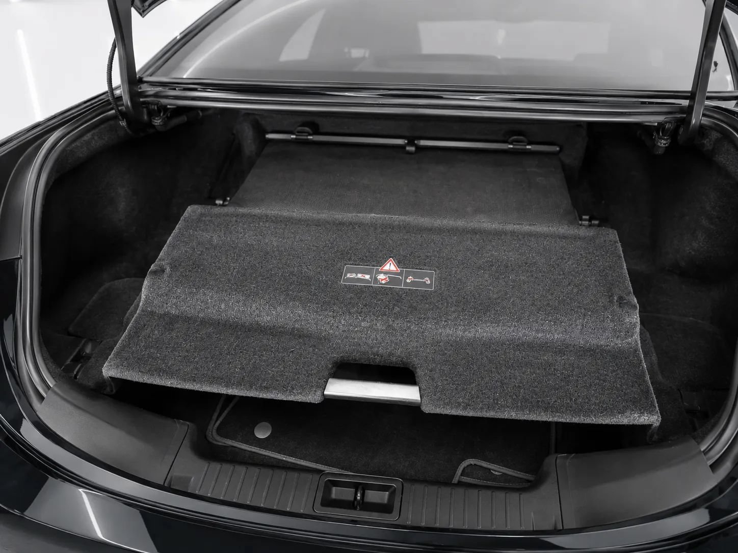 Used 2015 Mercedes-Benz SL 400 w/ Premium I Package image 8