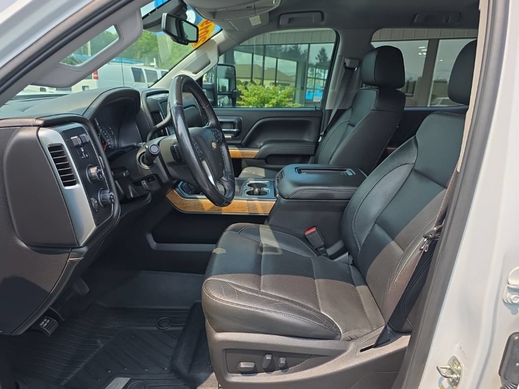 Used 2019 Chevrolet Silverado 2500 LTZ w/ Duramax Plus Package AWD/4WD image 28