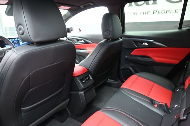 Used 2024 Chevrolet Equinox EV RS FWD image 23