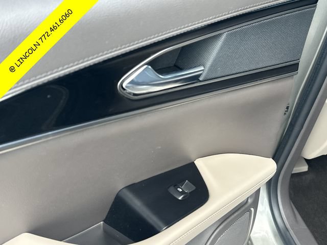 Used 2022 Ford Explorer Platinum w/ Equipment Group 601A AWD/4WD image 11