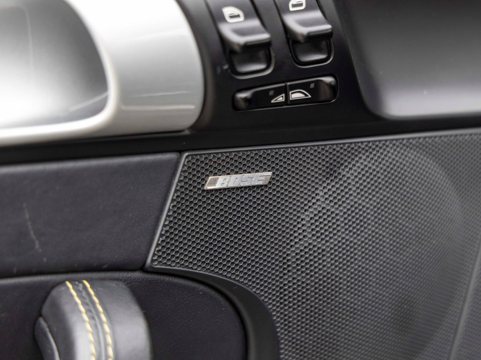 Used 2011 Porsche 911 Turbo S AWD/4WD image 40