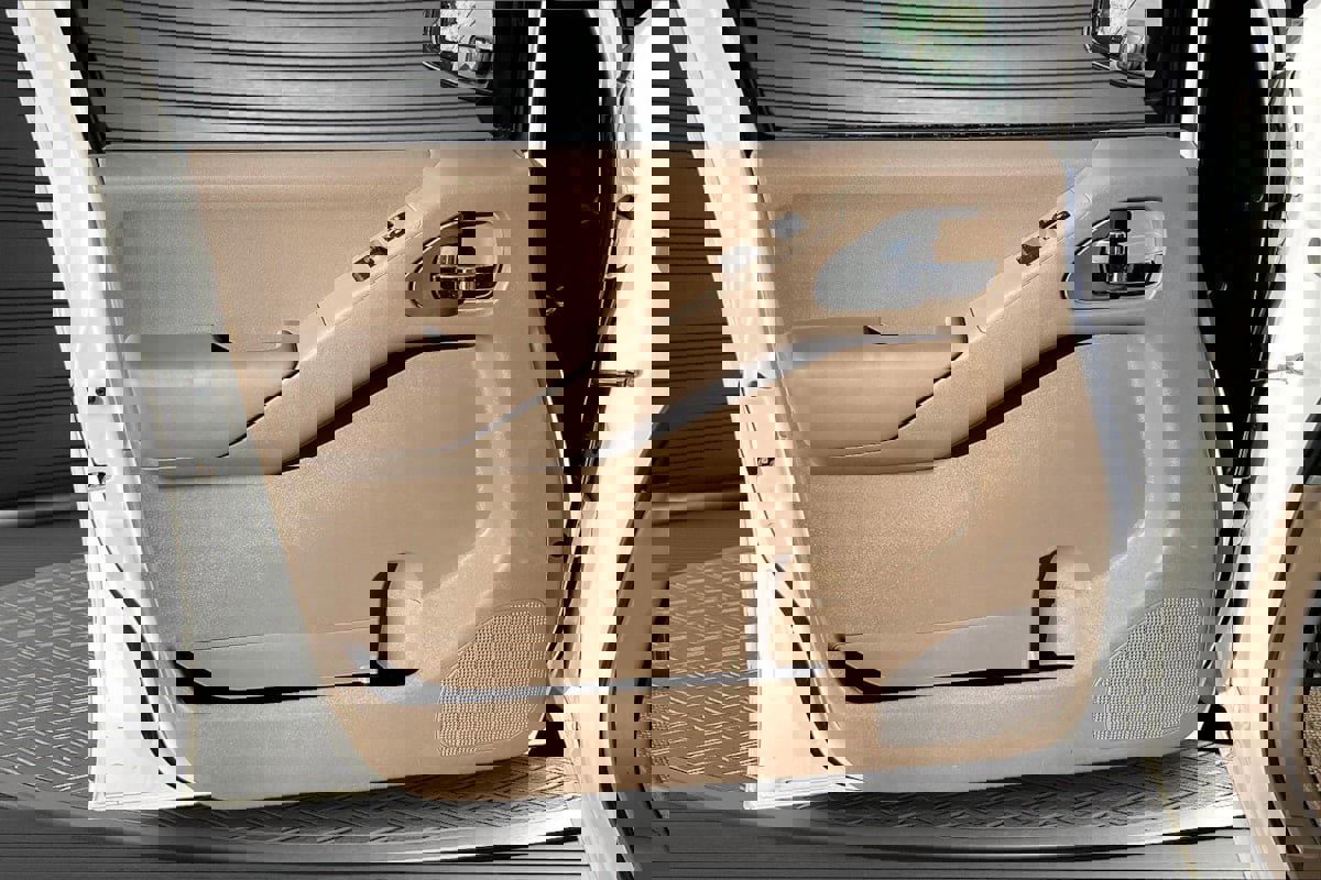 Used 2008 Nissan Frontier SE w/ SE Value Truck Pkg image 18