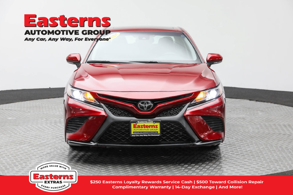 Used 2018 Toyota Camry SE w/ Audio Package FWD image 3