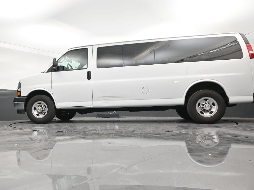 Used 2022 Chevrolet Express 3500 LS w/ Chrome Appearance Package RWD image 19