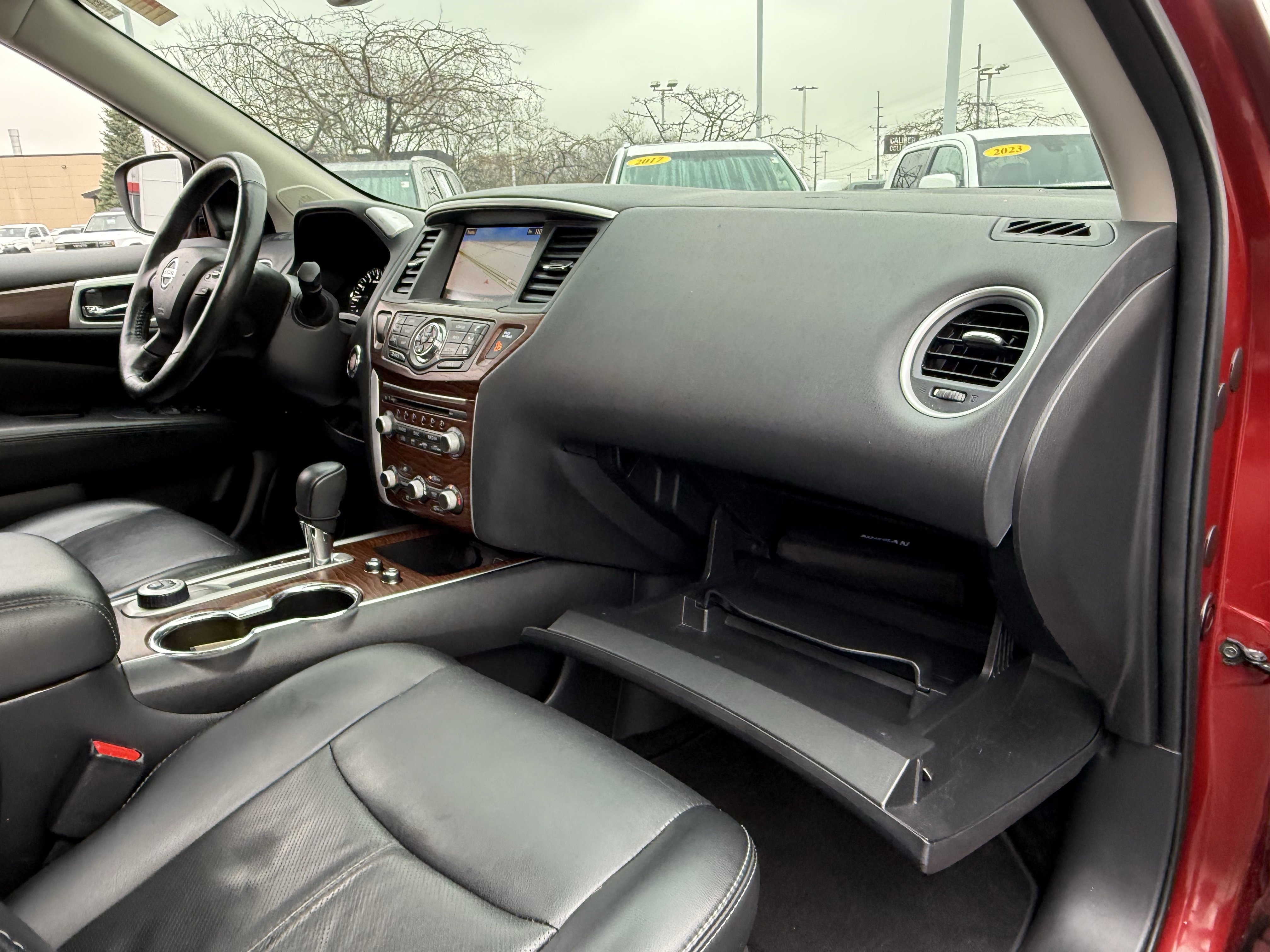 Used 2019 Nissan Pathfinder Platinum image 13