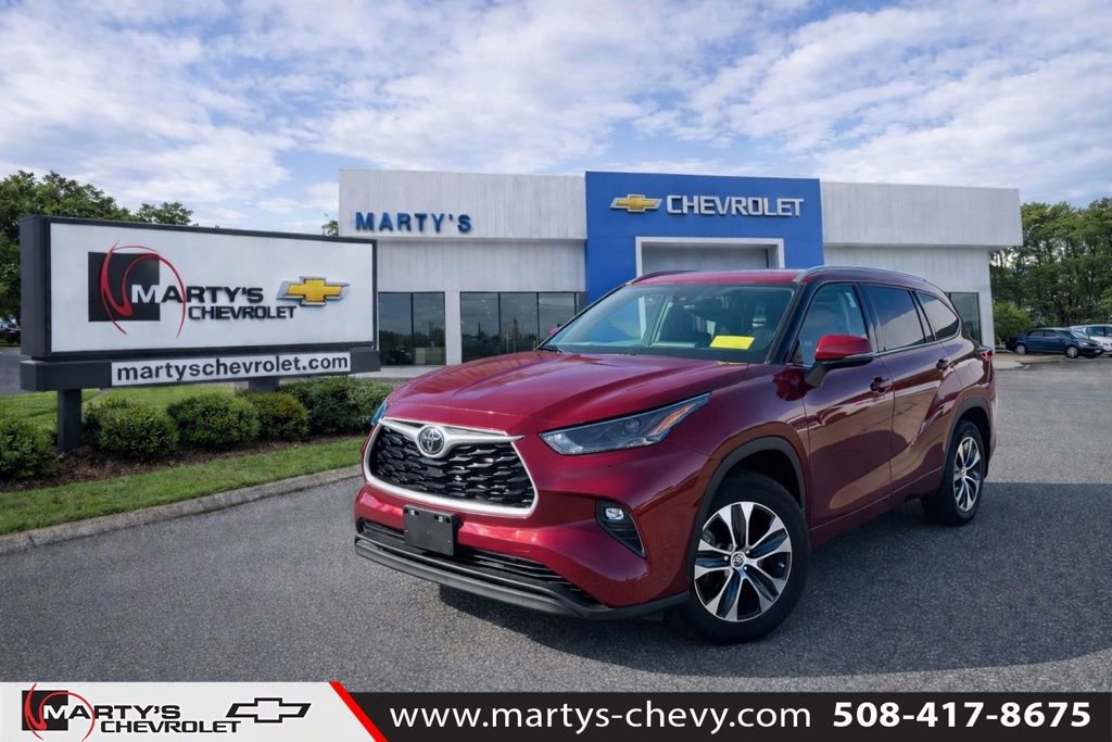 Used 2022 Toyota Highlander XLE