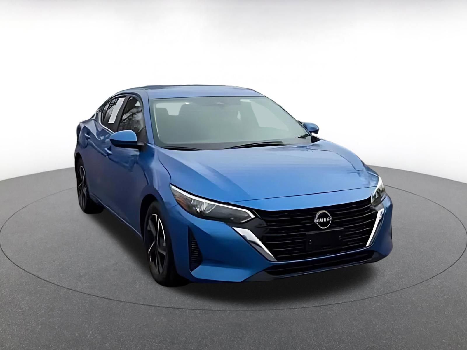 Used 2025 Nissan Sentra SV image 3