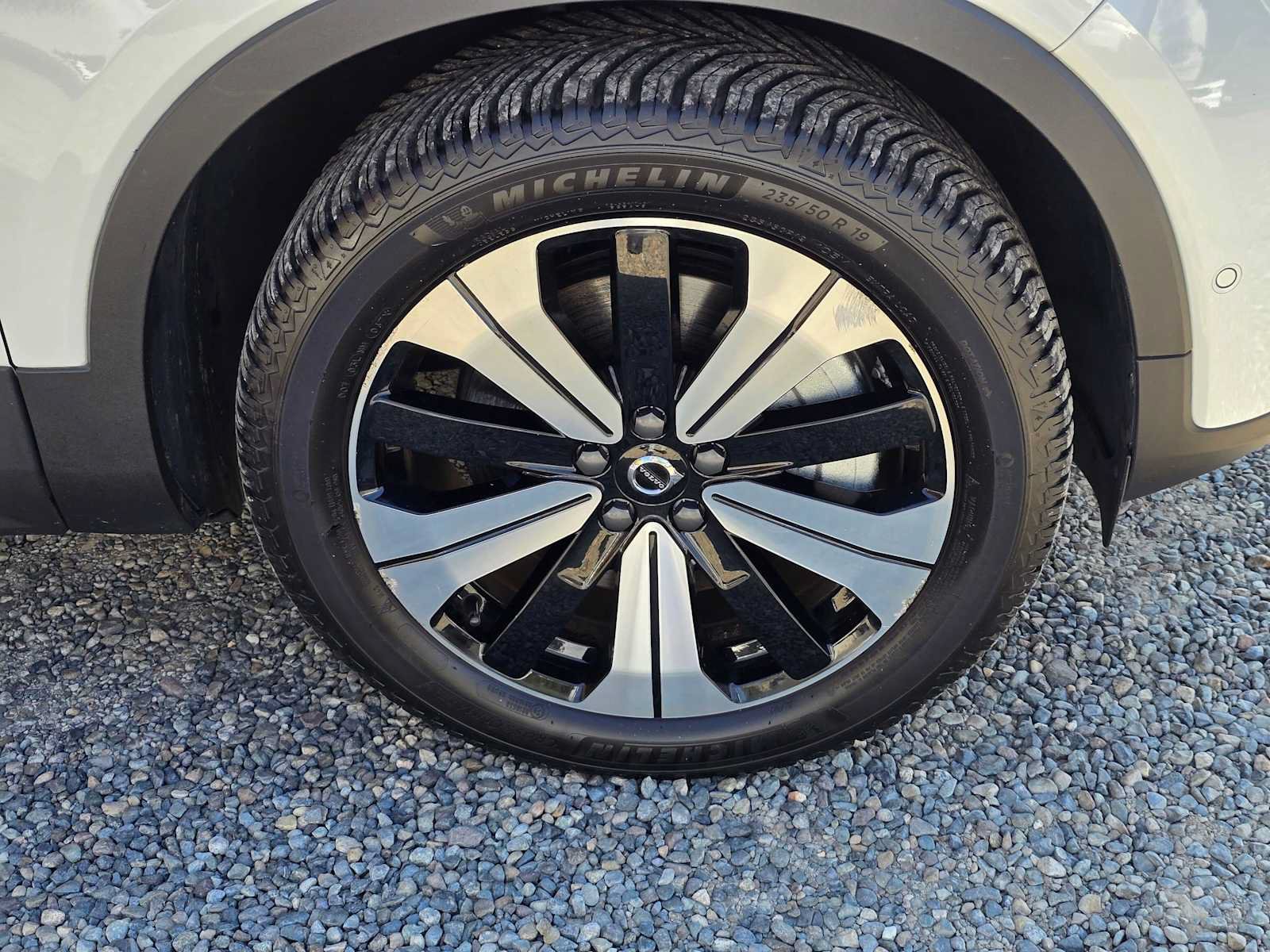 Certified 2023 Volvo C40 P8 Recharge Plus w/ Climate Package AWD/4WD image 9