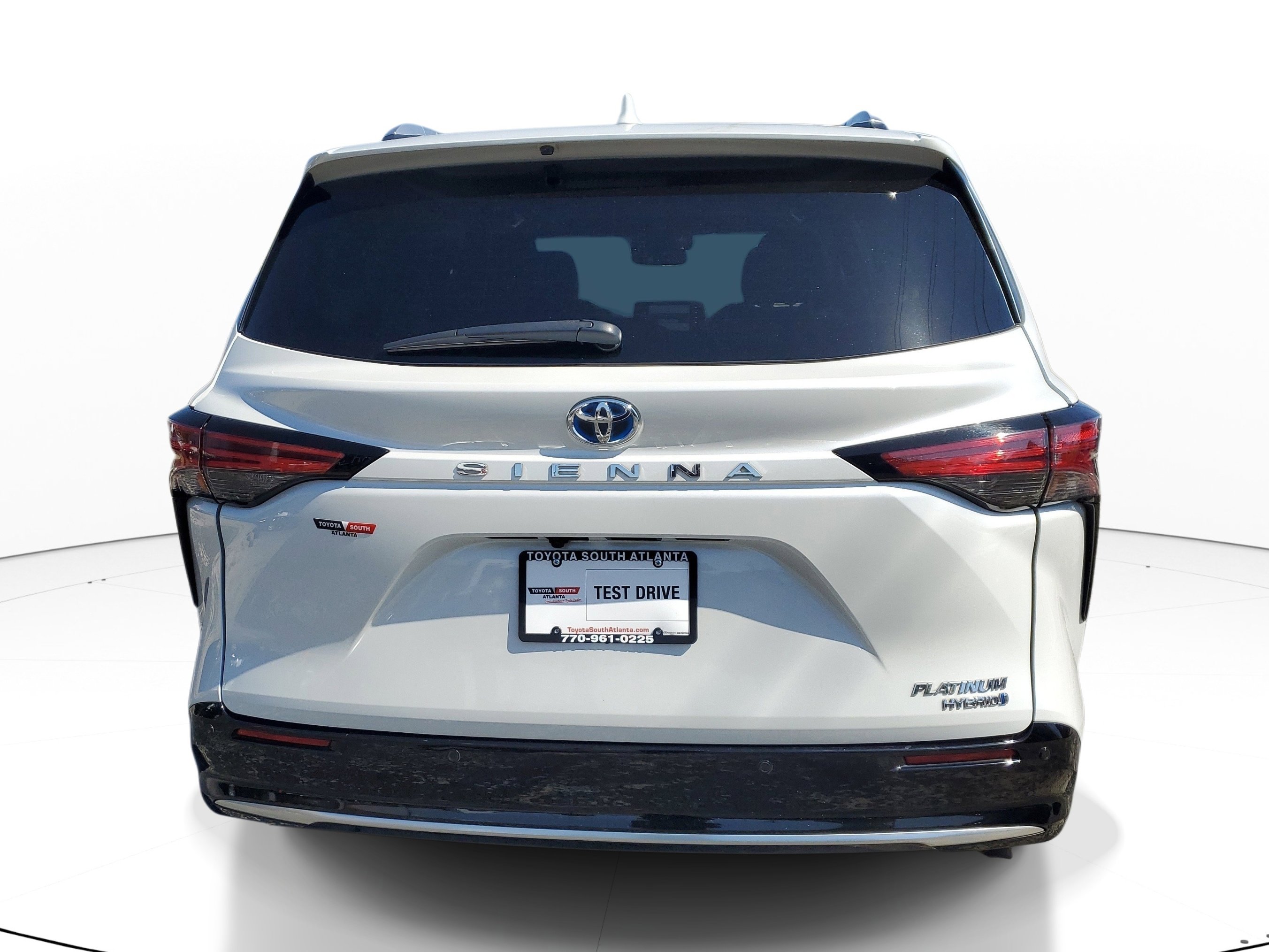 Used 2023 Toyota Sienna Platinum image 5