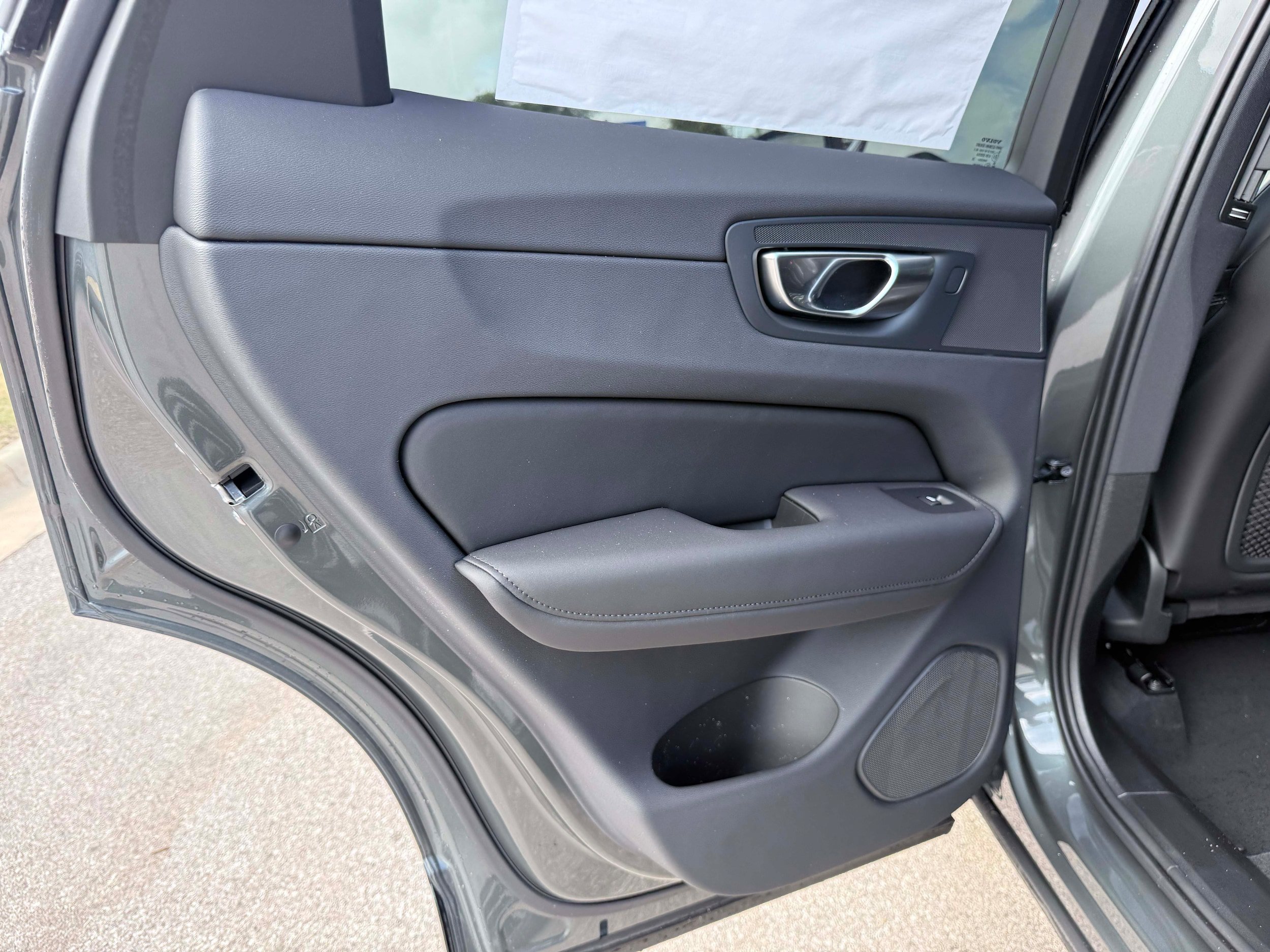 New 2026 Volvo XC60 T8 Ultra w/ Protection Package Premier AWD/4WD image 15