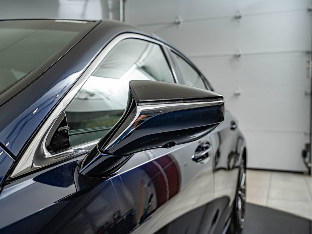 Certified 2025 Lexus ES 300h Ultra Luxury w/ Accessory Package (Z2) FWD image 9