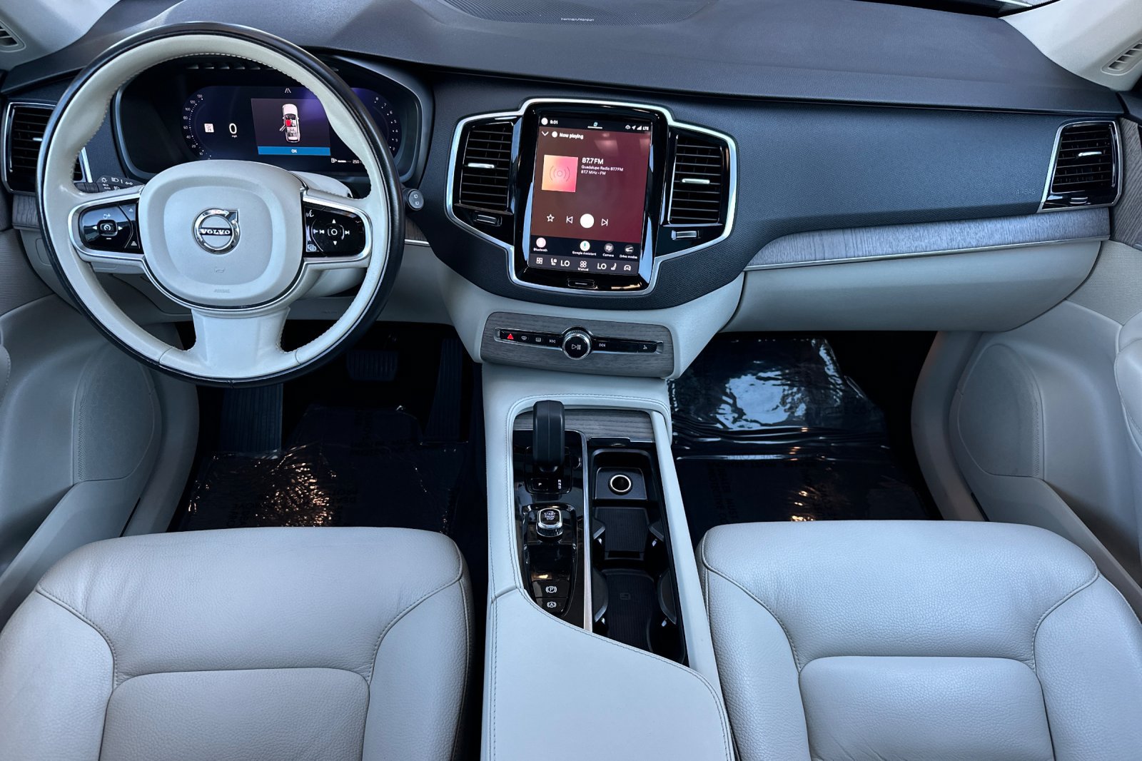 Certified 2023 Volvo XC90 B6 Plus w/ Protection Package Premier AWD/4WD image 15