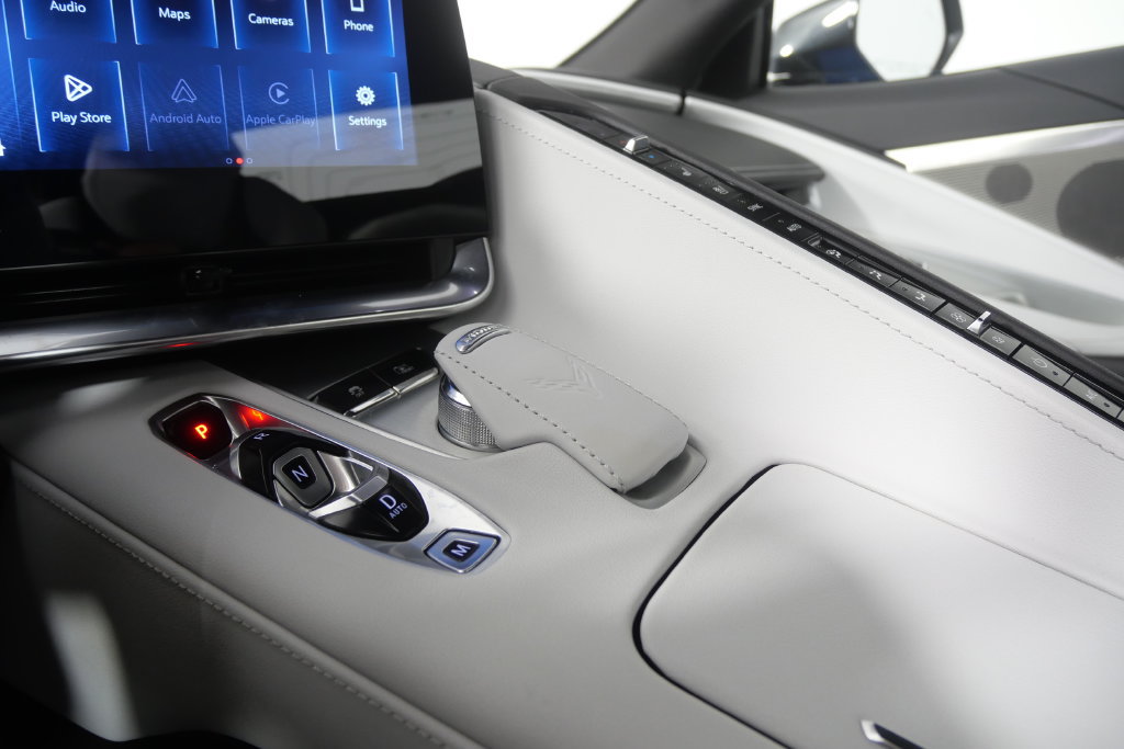 Used 2024 Chevrolet Corvette Stingray Preferred Conv w/ Z51 Performance Package RWD image 25