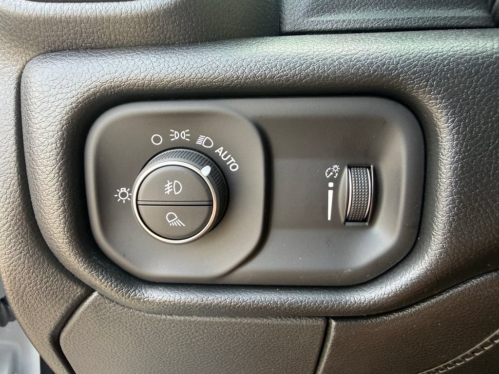 New 2026 RAM 2500 Tradesman AWD/4WD image 18