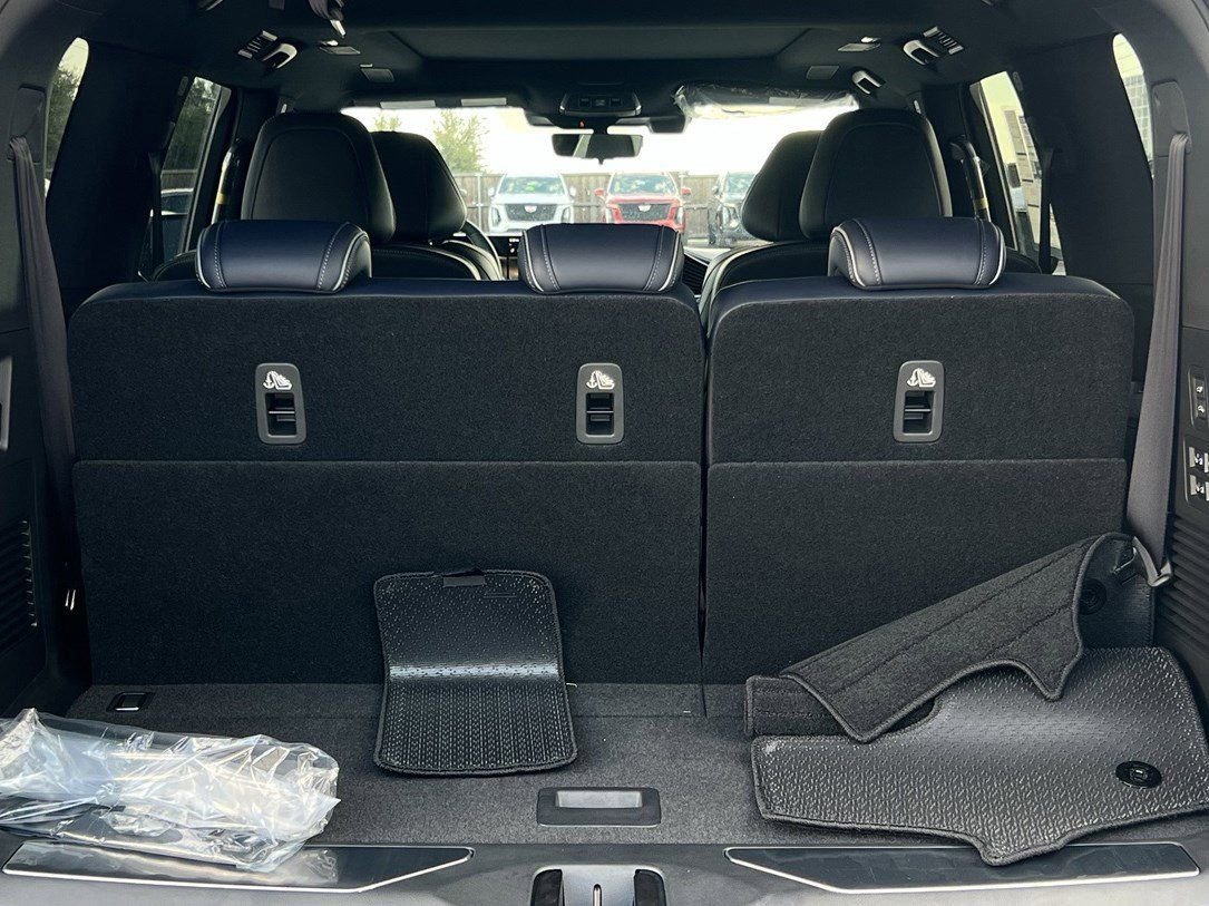 New 2026 INFINITI QX80 4WD w/ Sport Exterior Package image 25