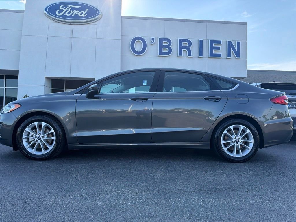 Used 2019 Ford Fusion SE FWD image 2