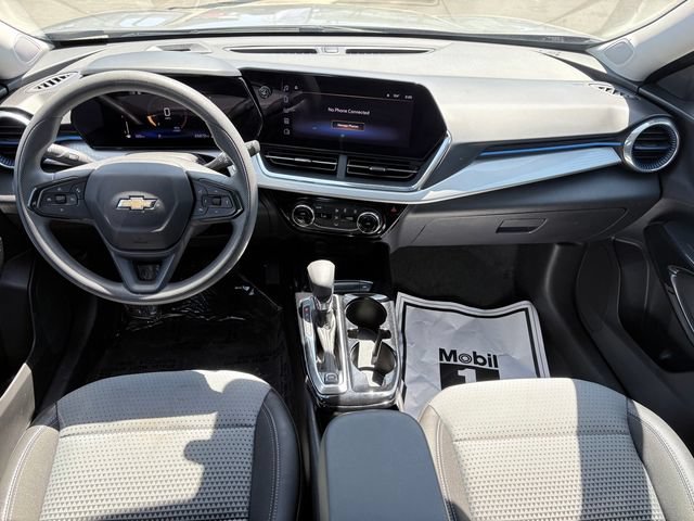 Used 2025 Chevrolet Trax LT FWD image 8