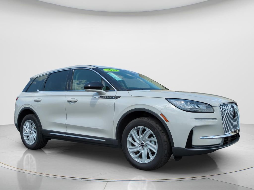 Used 2023 Lincoln Corsair FWD image 2
