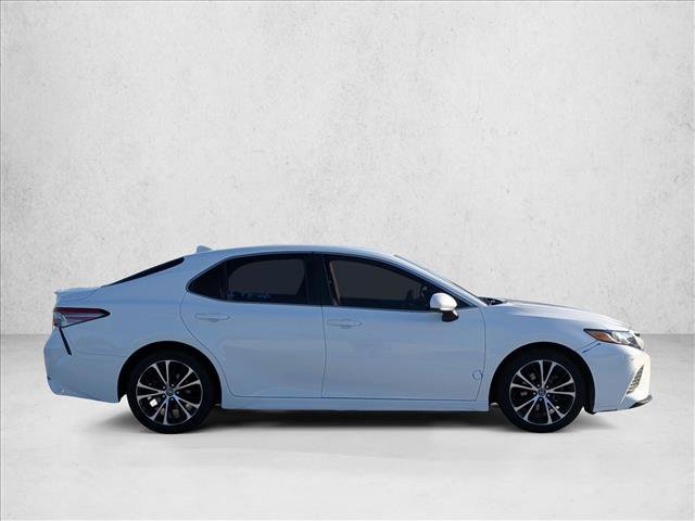 Used 2019 Toyota Camry SE w/ Carpet Mat Package image 4