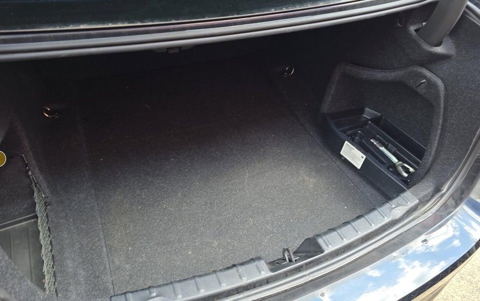 Used 2018 BMW 320i Sedan w/ Convenience Package image 12