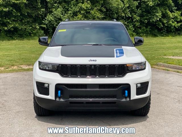 Used 2024 Jeep Grand Cherokee Trailhawk w/ Luxury Tech Group III AWD/4WD image 2