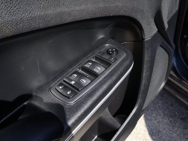 Used 2019 Chrysler 300 S image 51