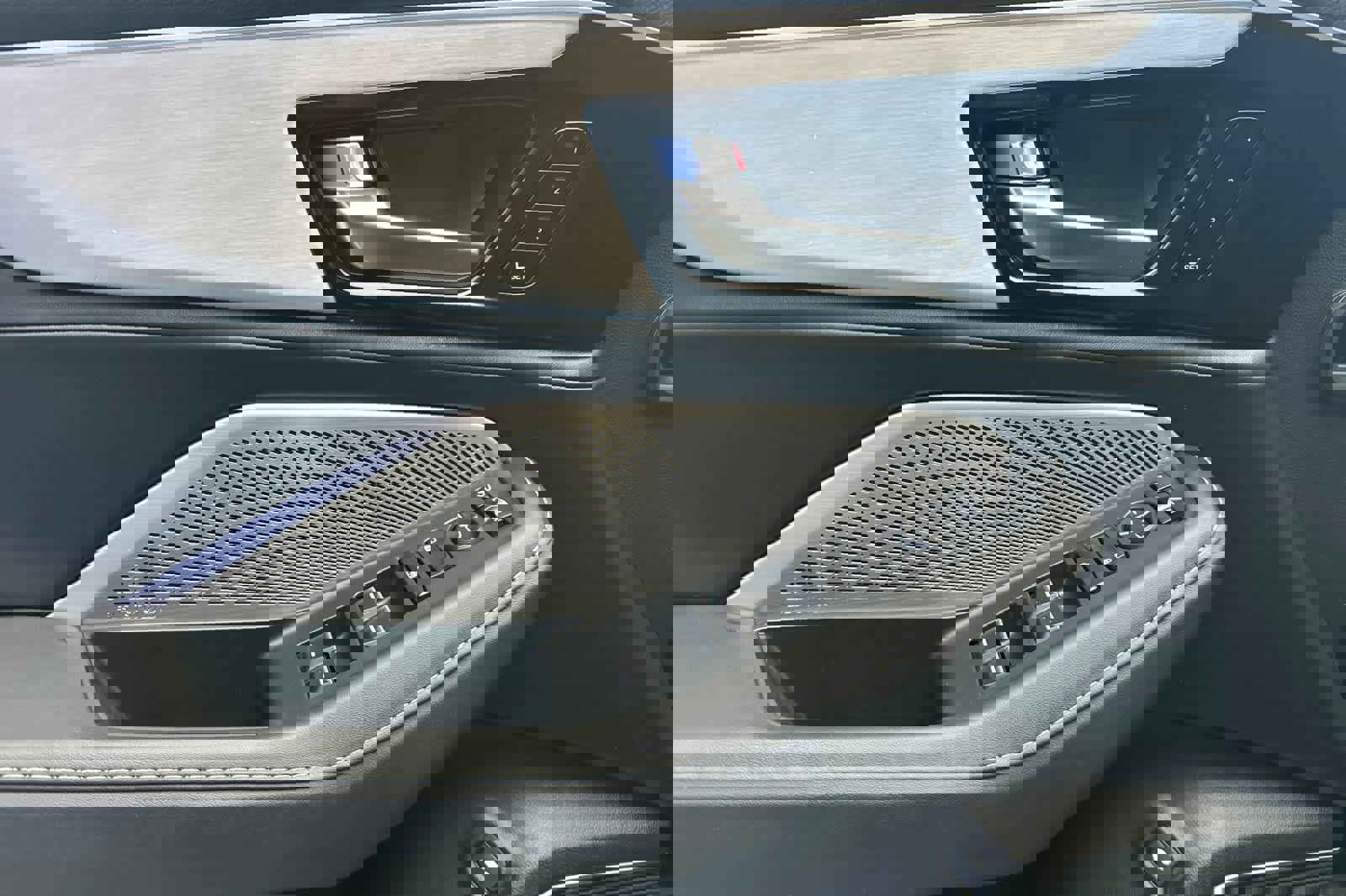 Certified 2023 Acura MDX SH-AWD w/ Technology Package image 10