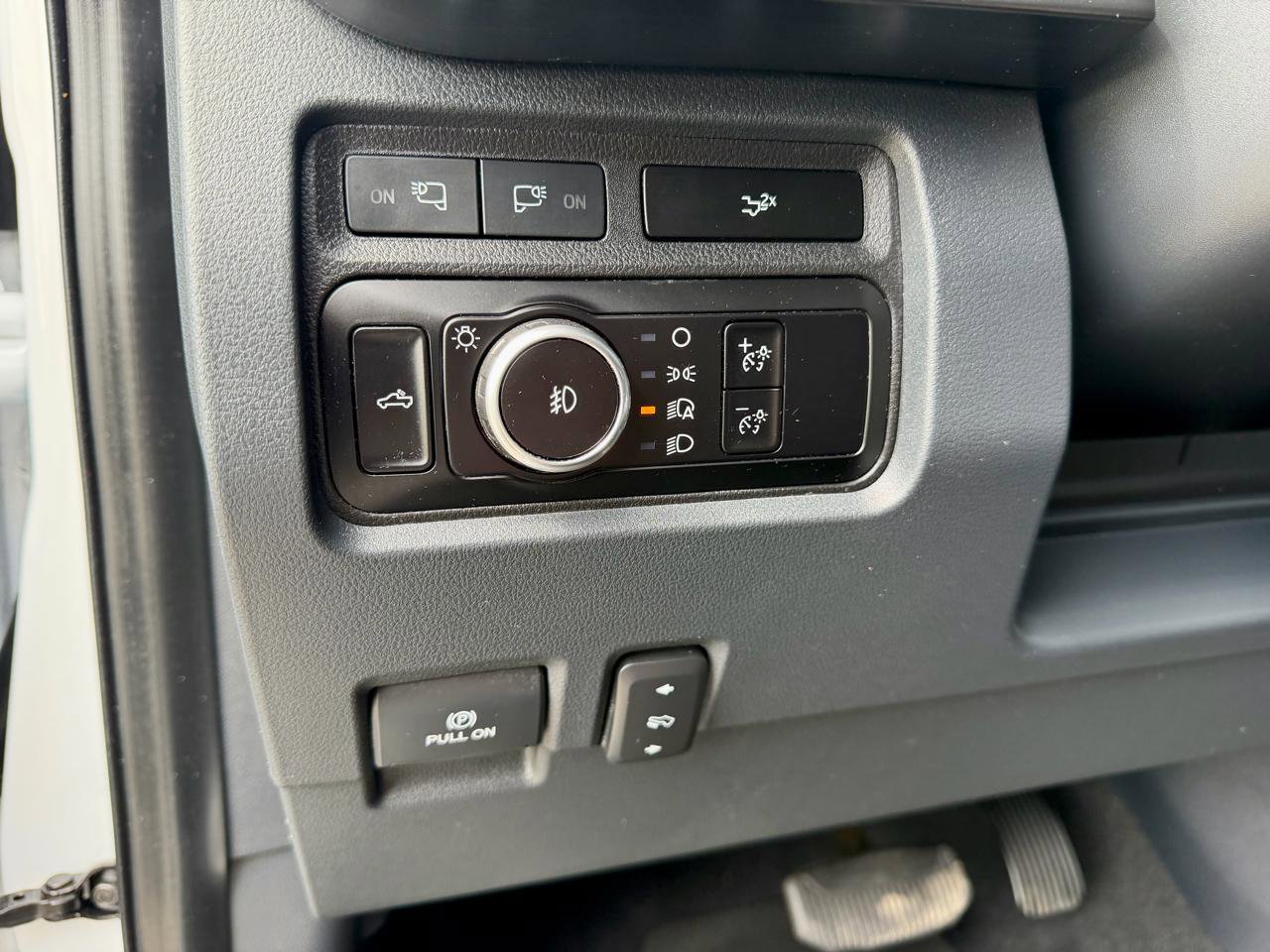 Used 2023 Ford F250 Lariat w/ Chrome Package image 24