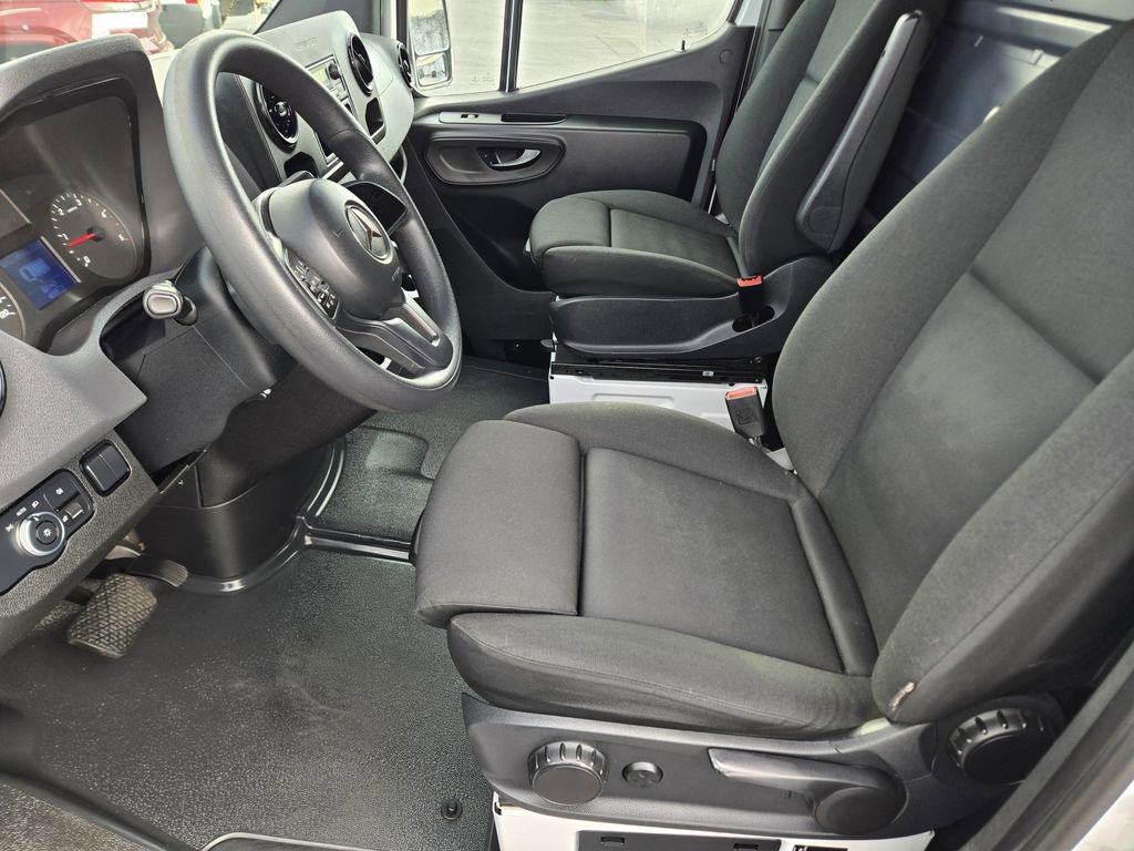 Used 2020 Mercedes-Benz Sprinter 3500 image 15