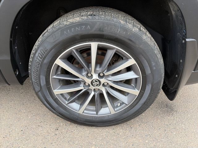 Used 2018 Toyota Highlander XLE w/ Protection Package #3 AWD/4WD image 15