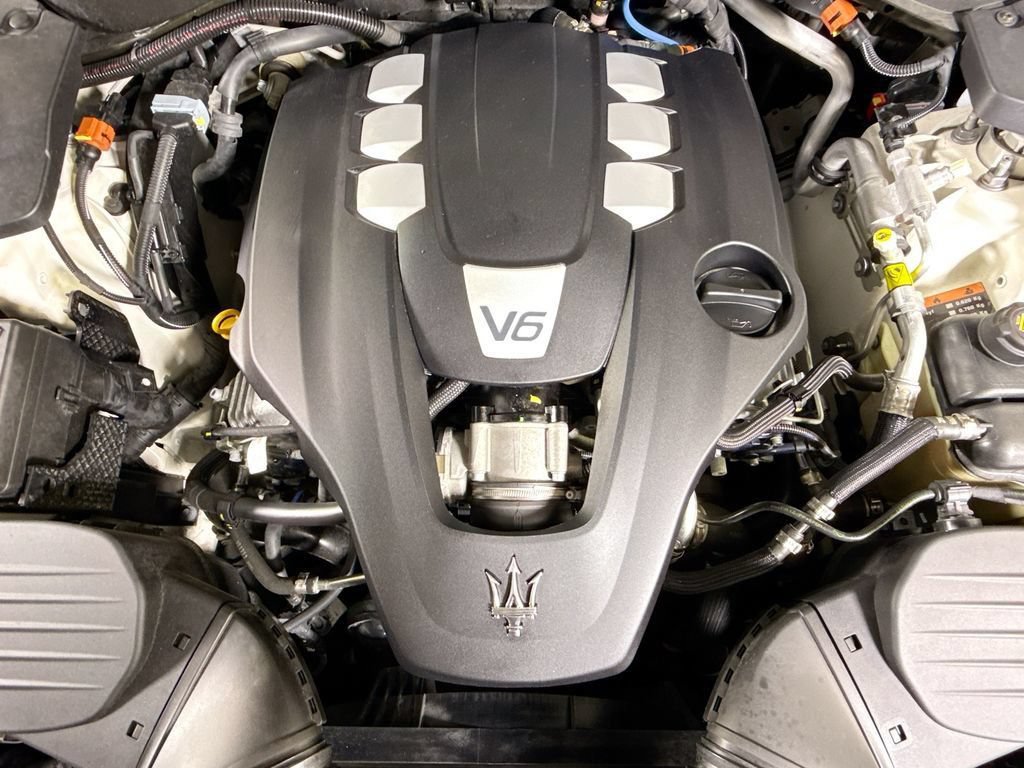 Used 2024 Maserati Levante GT Ultima AWD/4WD image 24