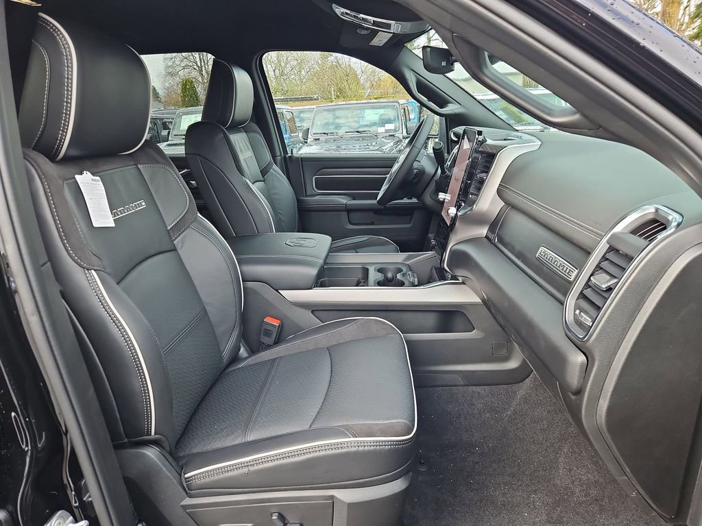 New 2026 RAM 2500 Laramie AWD/4WD image 16