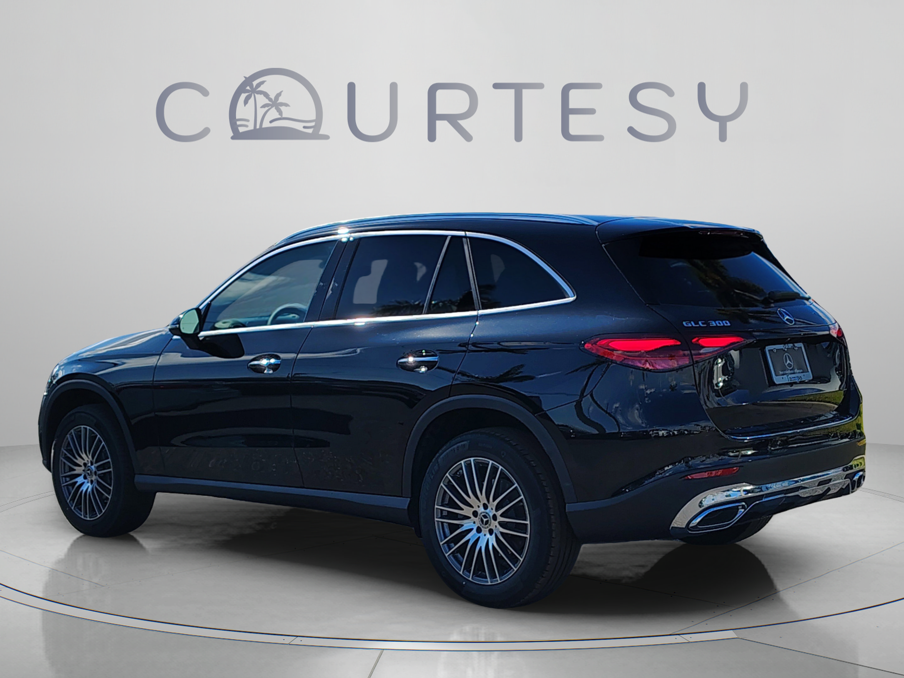 Certified 2026 Mercedes-Benz GLC 300 image 3