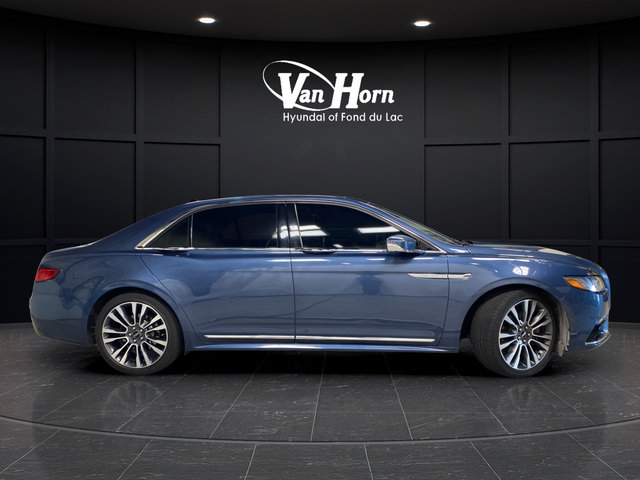 Used 2018 Lincoln Continental Reserve AWD/4WD image 2