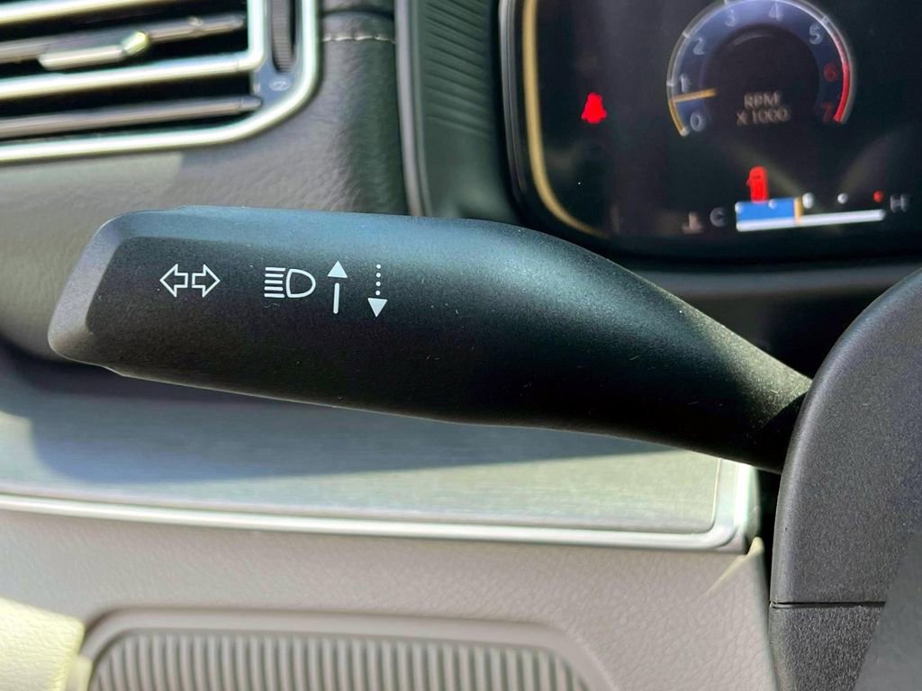 Certified 2025 Jeep Wagoneer 4WD w/ Premium Group I image 25