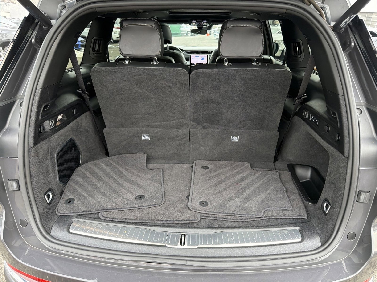 Used 2023 Jeep Grand Cherokee L Overland image 27