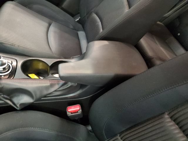 Used 2016 MAZDA MAZDA3 i Touring w/ Popular Equipment Package FWD image 27