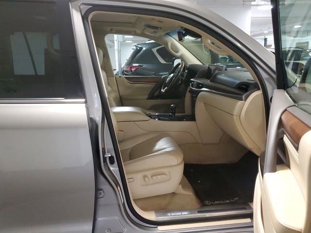 Used 2017 Lexus LX 570 4WD w/ Luxury Package image 28