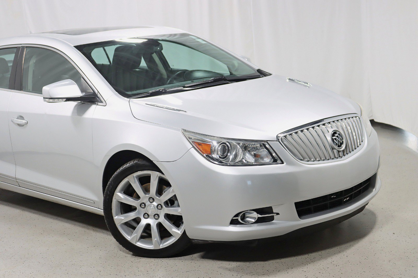 Used 2012 Buick LaCrosse Touring FWD image 3