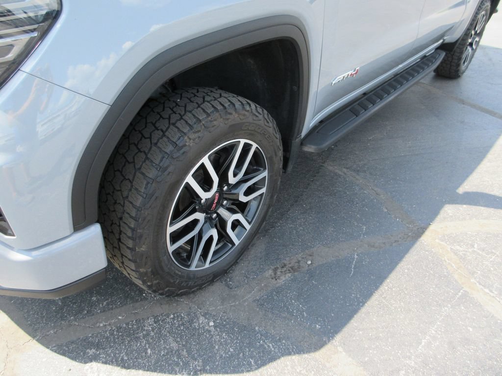Used 2024 GMC Sierra 1500 AT4 w/ Technology Package AWD/4WD image 13