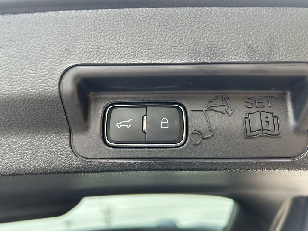 Used 2025 Ford Explorer Platinum w/ LUX Leather Package image 19